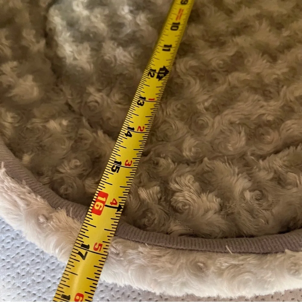 Grey Cozy Soft Cat or Dog Igloo Bed EUC